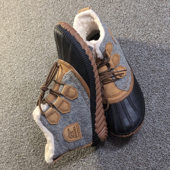 Sorel Shoes - Sorel Out N About Plus Conquest Winter Lined Duck Boots - Grey / Tan Size 7.5 ❄️